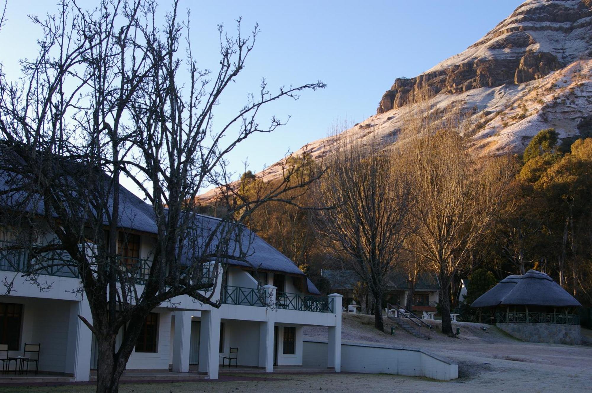 Champagne Castle Hotel Champagne Valley Exterior foto